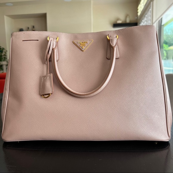 PRADA GALLERIA Saffiano Large bag in powder pink (SOLD) - Picture 4 of 12